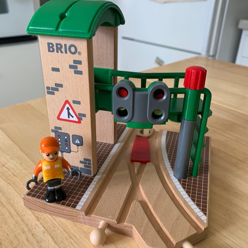 Brio signal station train set